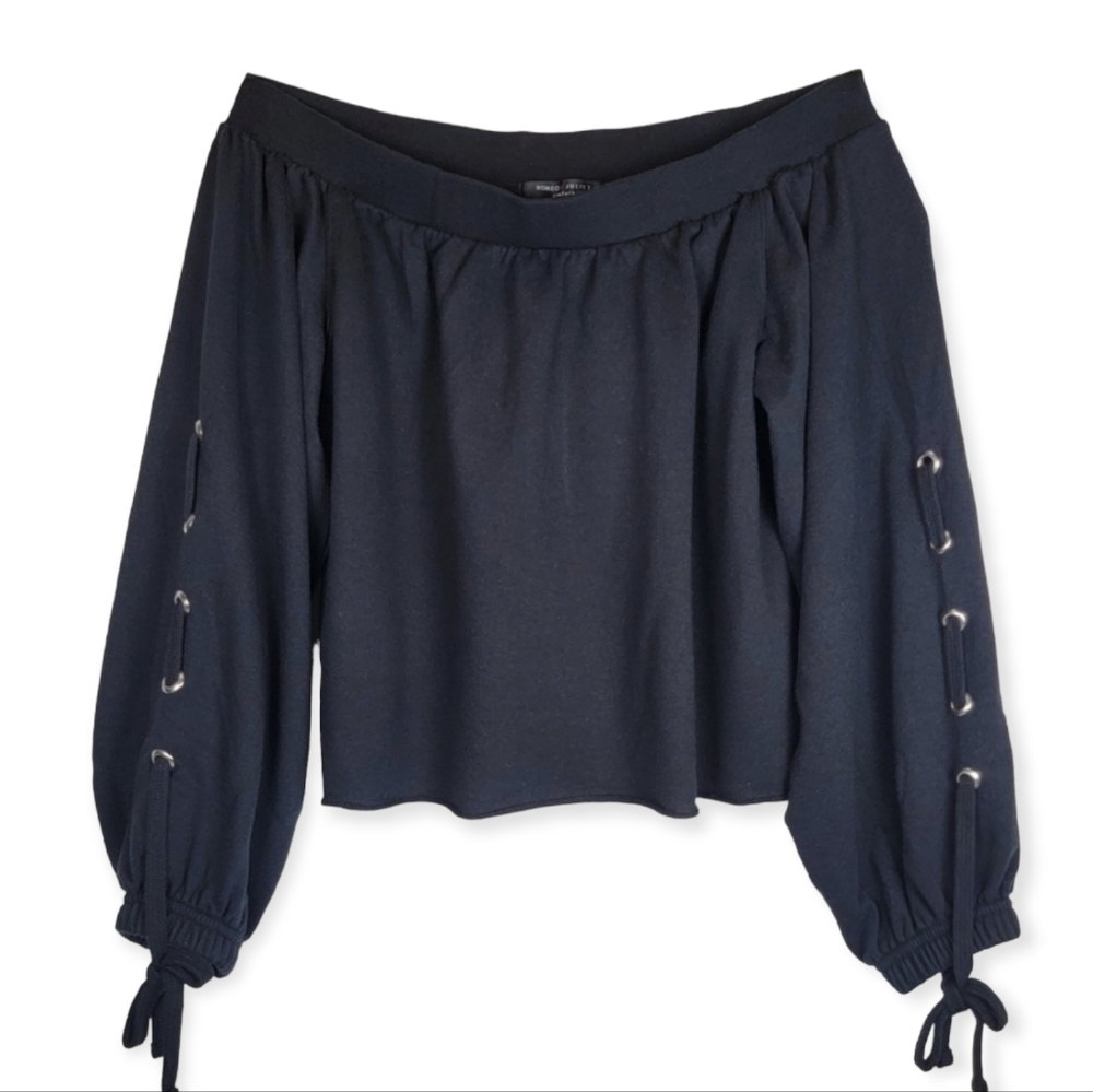 Romeo and Juliet Couture Black Off Shoulder Laceup Sleeve Crop Sweatshirt, sz M
